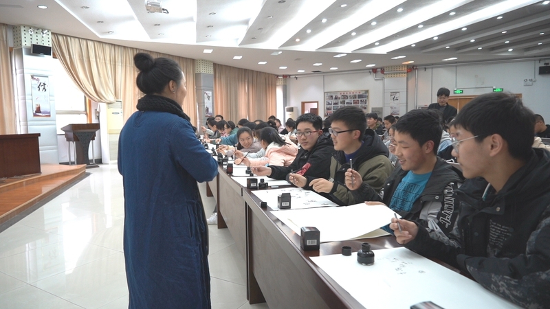 历史与公共管理学院中国文化课程组走进大丰高级中学创新班